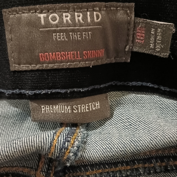 Torrid Jeans, Bombshell Skinny Jeans, Premium Stretch, Size: 18 - Picture 5 of 6